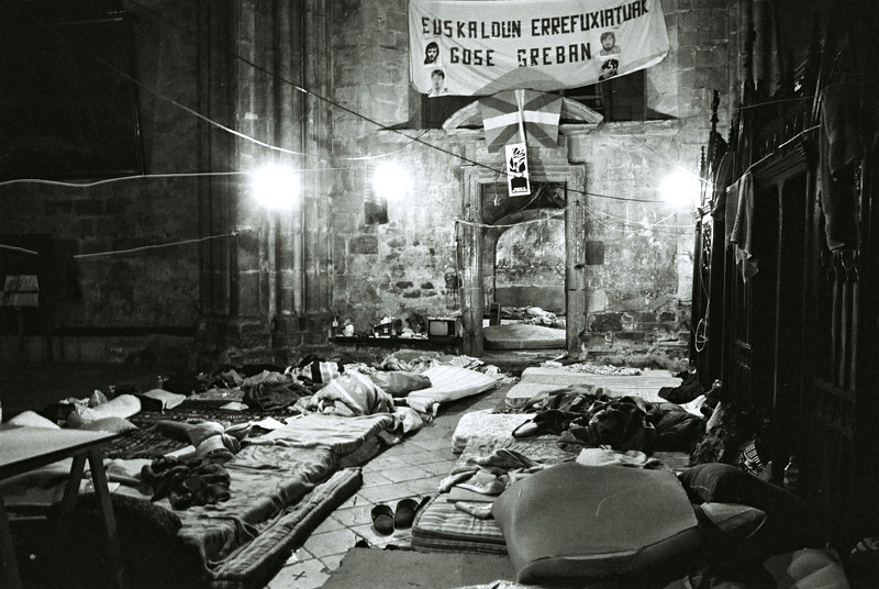 Errepresioaren eta deportazioaren aurka Baionako katedralean egindako gose greba