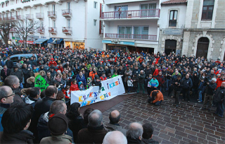 Otsailean Hendaiako ikastolaren alde egindako manifestazioa.