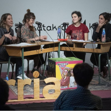 Feminismoaren «narrazio kolektiboa» egin dute 'Berria FM' podcastean